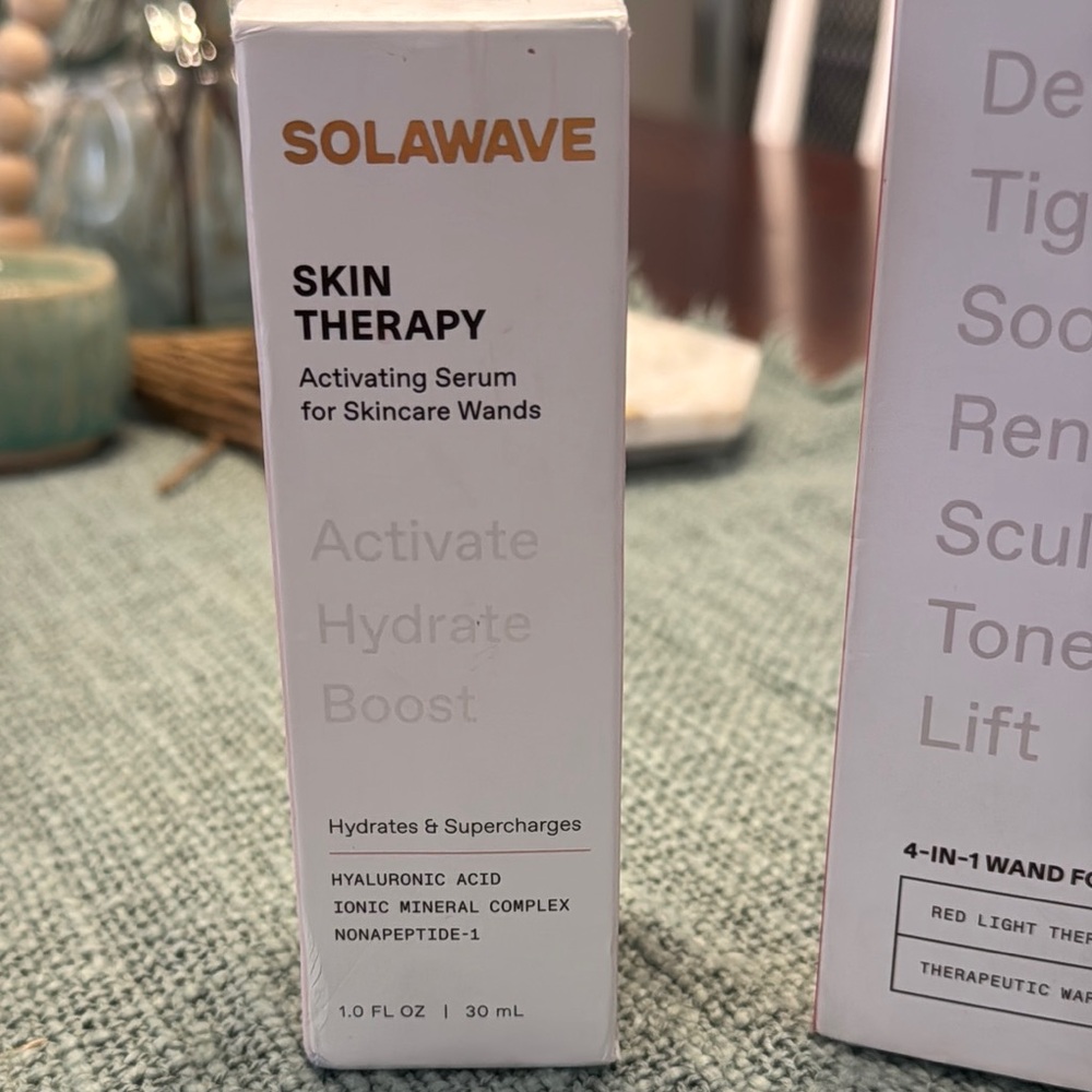 Solawave Pink Skincare Tool with Elegant Design With Activating Serum - Picture 5 of 8